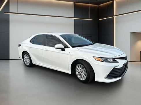 Used 2023 Toyota Camry LE FWD image 10