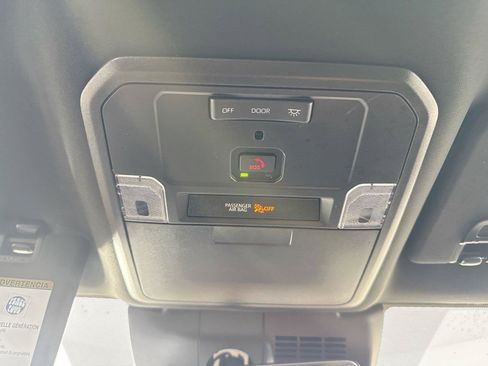 Certified 2025 Toyota Tacoma SR5 AWD/4WD image 6