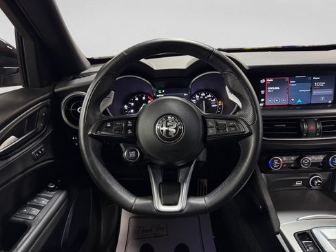 Used 2022 Alfa Romeo Stelvio Veloce AWD/4WD image 19