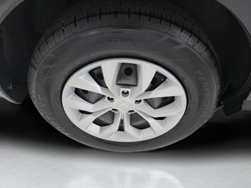 Used 2023 Honda CR-V LX image 9