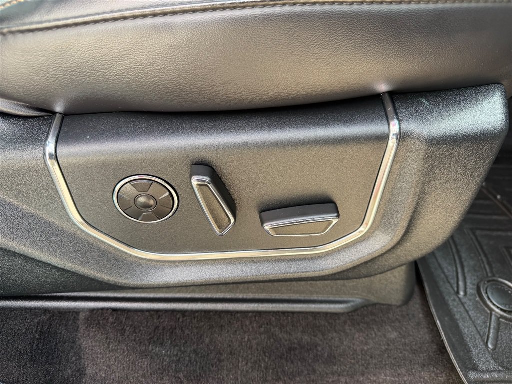 Used 2019 Ford Expedition Platinum AWD/4WD image 5