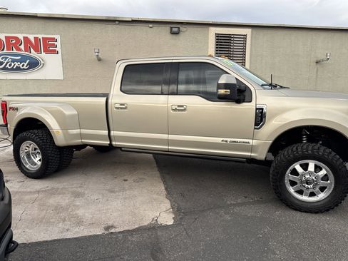 Used 2017 Ford F350 Lariat w/ Lariat Ultimate Package image 8