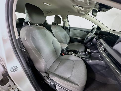Used 2025 Kia K4 FWD image 30