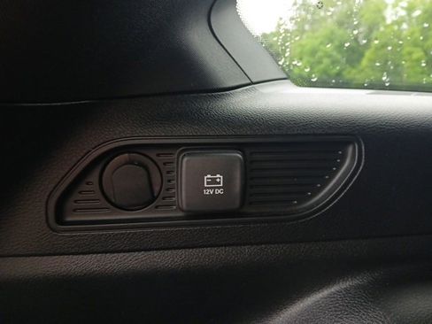 Certified 2023 Jeep Grand Cherokee Altitude image 11