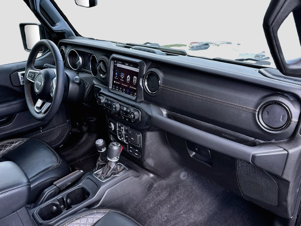 Used 2023 Jeep Wrangler Unlimited Sahara AWD/4WD image 34
