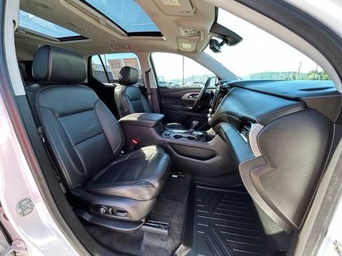 Used 2020 Chevrolet Traverse RS AWD/4WD image 40