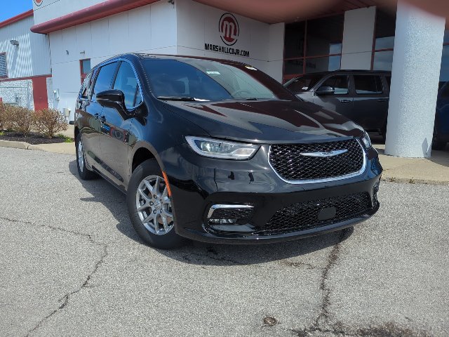 New 2026 Chrysler Pacifica Select FWD image 2