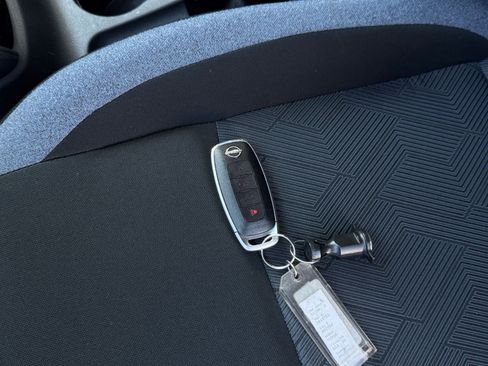 Used 2025 Nissan Versa SV image 21