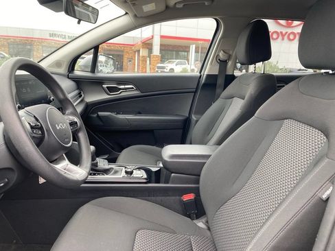 Used 2024 Kia Sportage LX FWD image 9