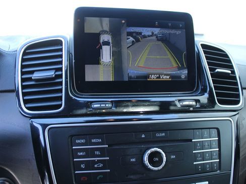 Used 2017 Mercedes-Benz GLS 450 4MATIC image 19