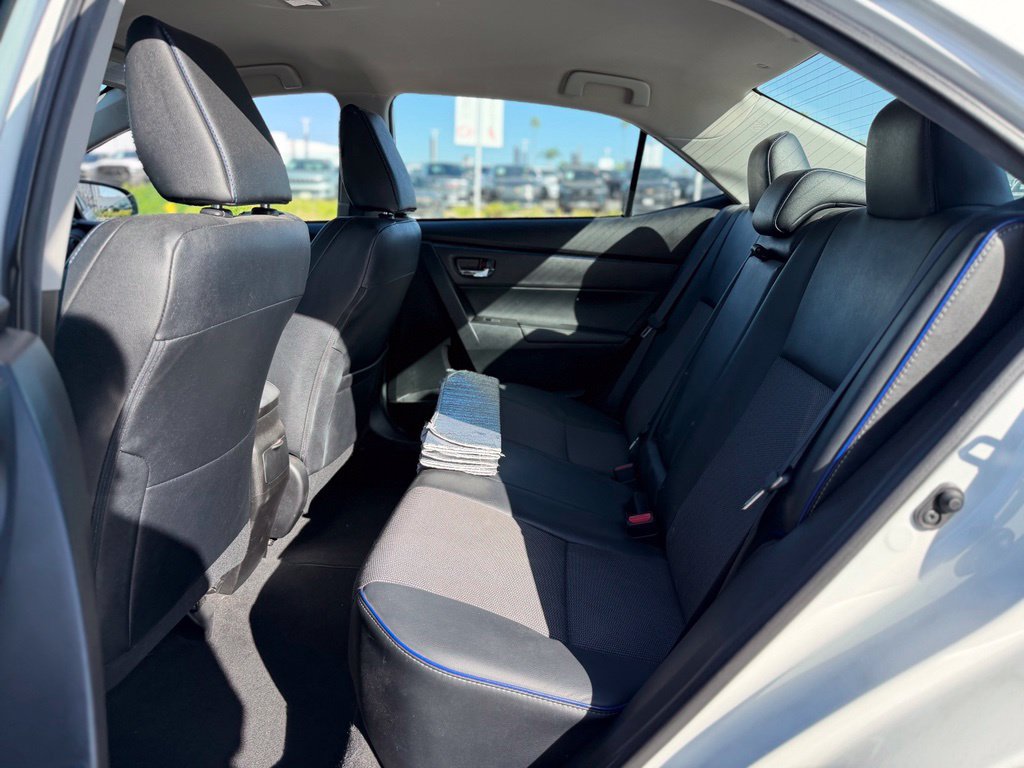 Used 2017 Toyota Corolla SE FWD image 4