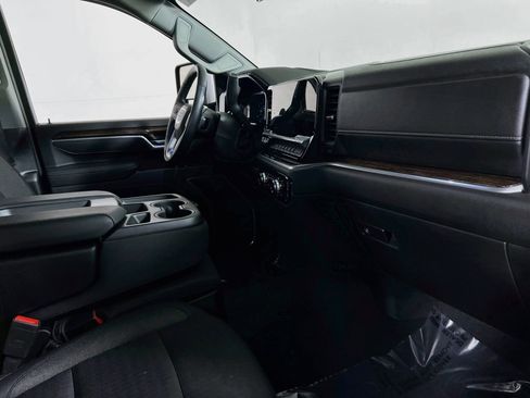 Used 2025 GMC Sierra 2500 SLE image 27