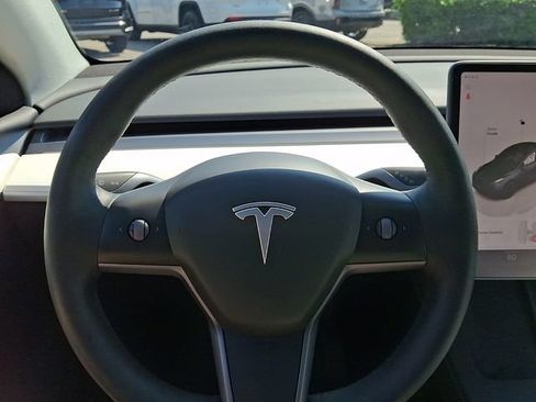 Used 2024 Tesla Model Y Long Range AWD/4WD image 23