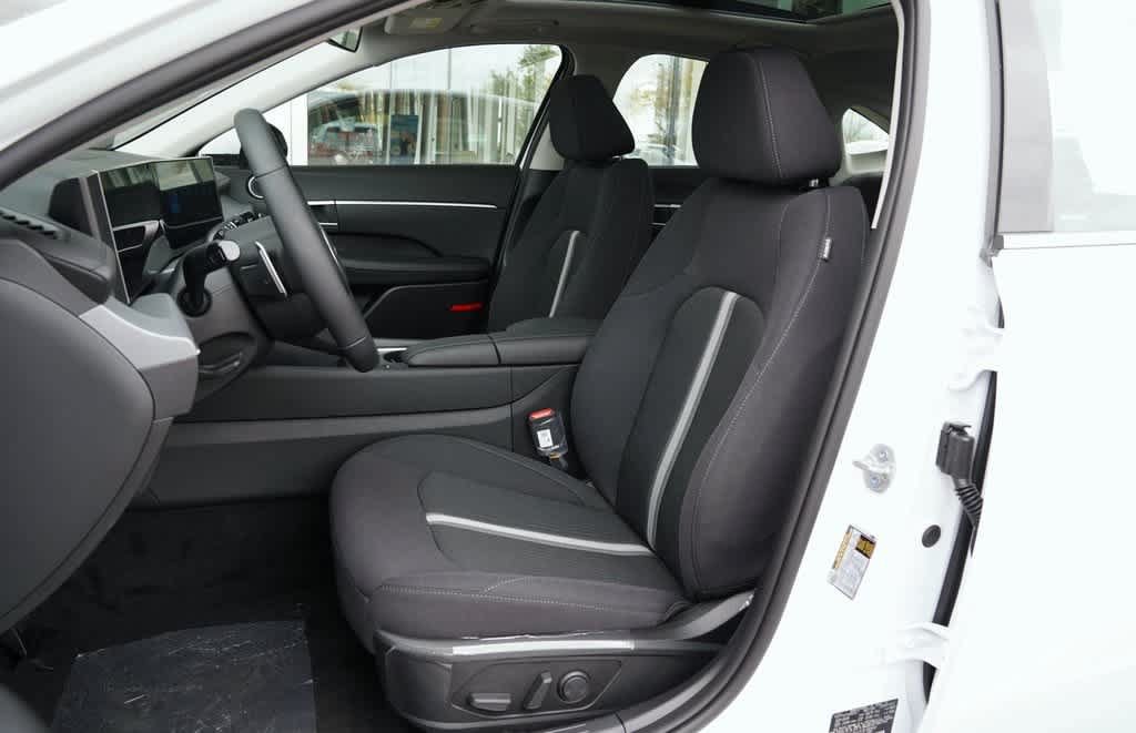 New 2026 Hyundai Sonata SEL FWD image 8