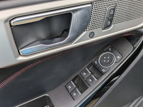 Used 2022 Ford Explorer ST-Line RWD image 9