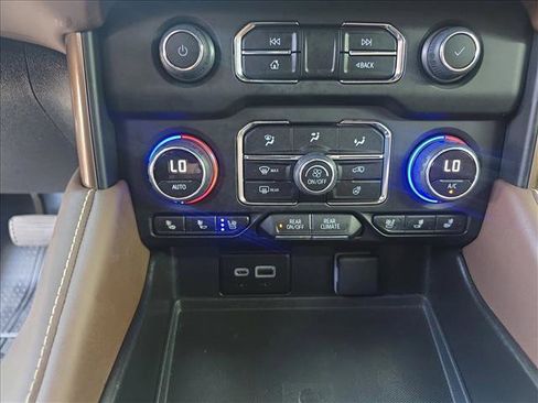 Used 2024 Chevrolet Tahoe High Country w/ Advanced Technology Package AWD/4WD image 15
