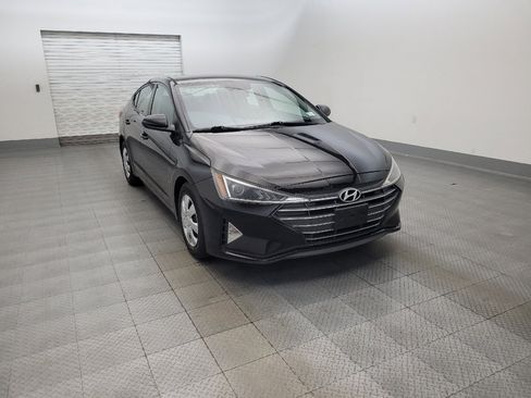 Used 2019 Hyundai Elantra SE w/ Cargo Package FWD image 13