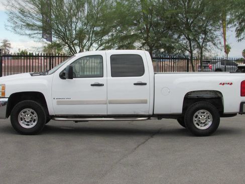 Used 2007 Chevrolet Silverado 2500 LT w/ 2LT Convenience Package image 5