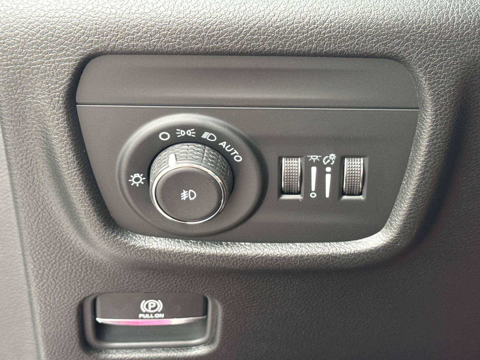 New 2027 Jeep Grand Cherokee Limited AWD/4WD image 17