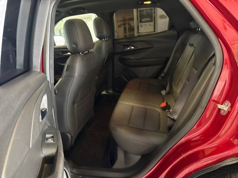 Used 2021 Chevrolet TrailBlazer RS w/ Sun and Liftgate Package image 24