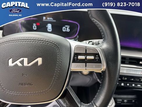 Used 2025 Kia Telluride S FWD image 24