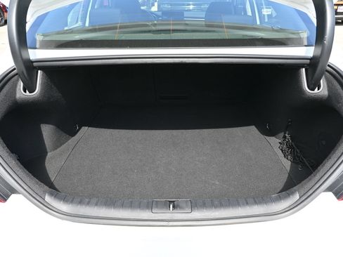 Used 2025 Genesis G70 2.5T RWD image 37