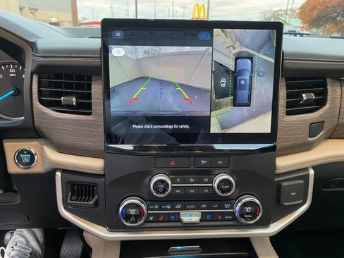 Used 2022 Ford Expedition Max Limited image 22