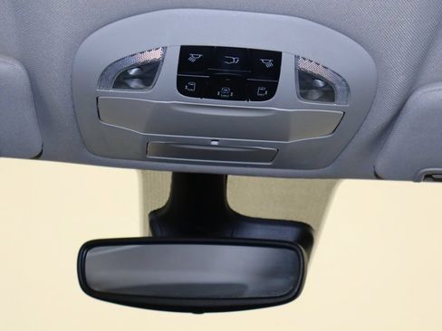 Used 2023 Chrysler Pacifica Touring-L FWD image 27