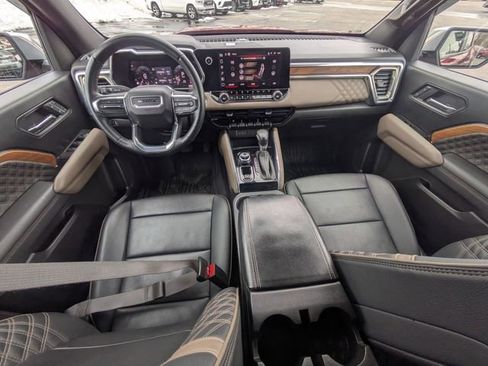 Used 2023 GMC Canyon Denali image 31