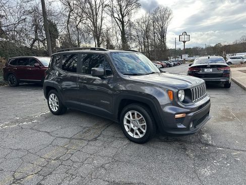 Used 2020 Jeep Renegade Latitude w/ Safety & Security Group II image 4