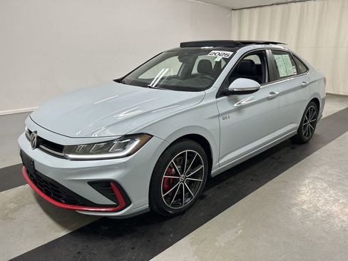 Used 2025 Volkswagen Jetta GLI Autobahn image 5