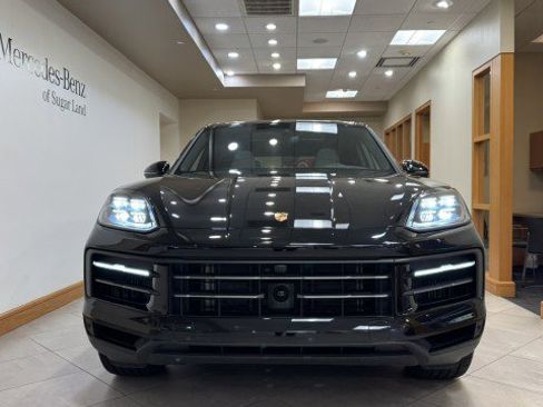 Used 2026 Porsche Cayenne image 2