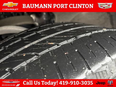 Used 2022 GMC Yukon SLE w/ Gmc Pro Safety Plus Package AWD/4WD image 29