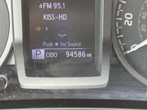 Used 2017 Toyota Tacoma TRD Off-Road w/ Premium & Technology Package image 31