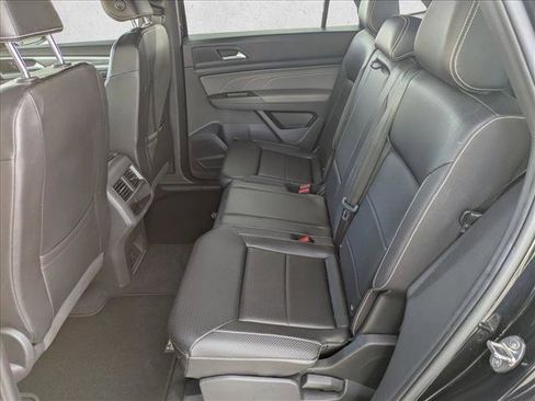 Used 2022 Volkswagen Atlas Cross Sport SE FWD image 18