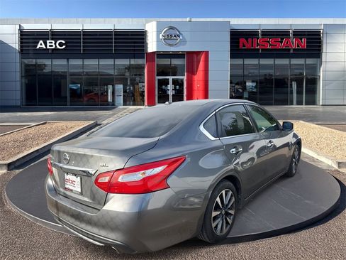 Used 2017 Nissan Altima 2.5 SL image 4