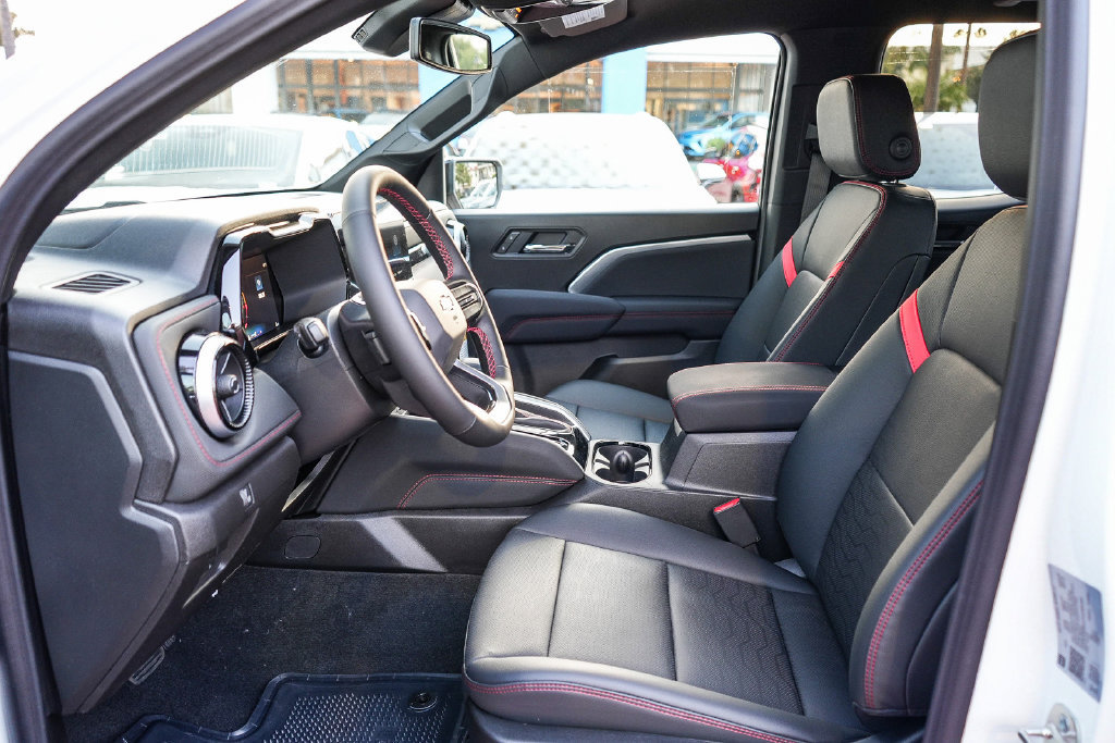 New 2026 Chevrolet Colorado Z71 w/ Technology Package AWD/4WD image 16