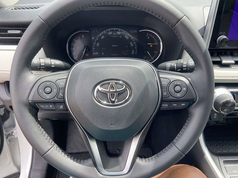 Used 2025 Toyota RAV4 XLE Premium FWD image 35