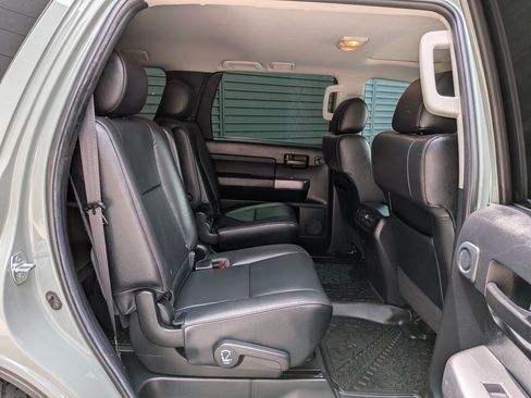 Used 2022 Toyota Sequoia TRD Pro AWD/4WD image 31
