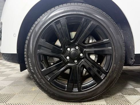 Used 2023 Land Rover Range Rover SE image 12