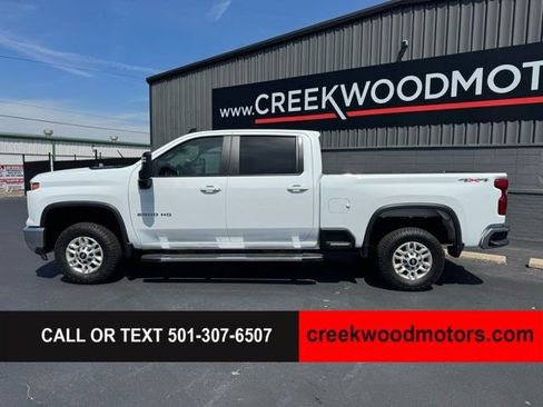 Used 2025 Chevrolet Silverado 2500 LT w/ Convenience Package AWD/4WD image 6