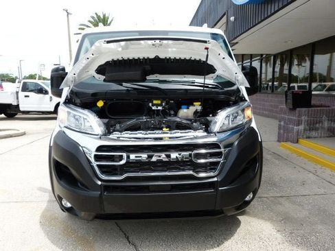 Used 2025 RAM ProMaster 2500 w/ U-Haul Equipment Group FWD image 8