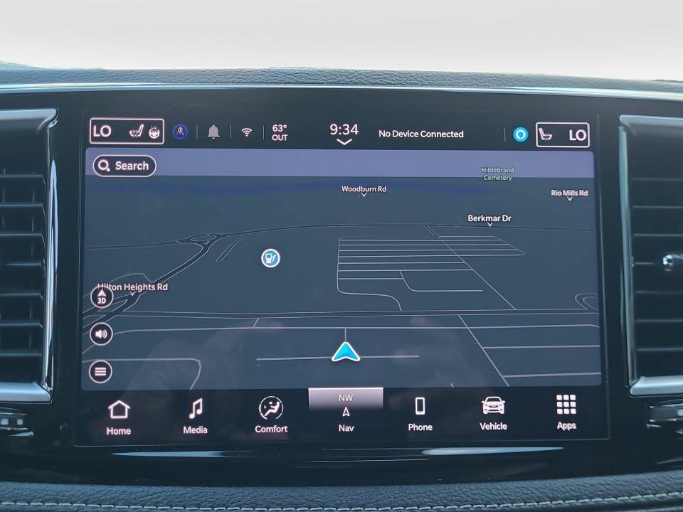 Used 2025 Chrysler Pacifica Limited FWD image 21