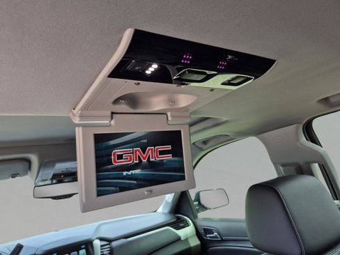 Used 2020 GMC Yukon XL SLT w/ Premium Edition AWD/4WD image 16