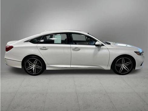 Certified 2022 Honda Accord Touring image 6