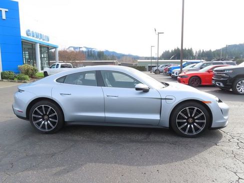 Used 2020 Porsche Taycan 4S image 9