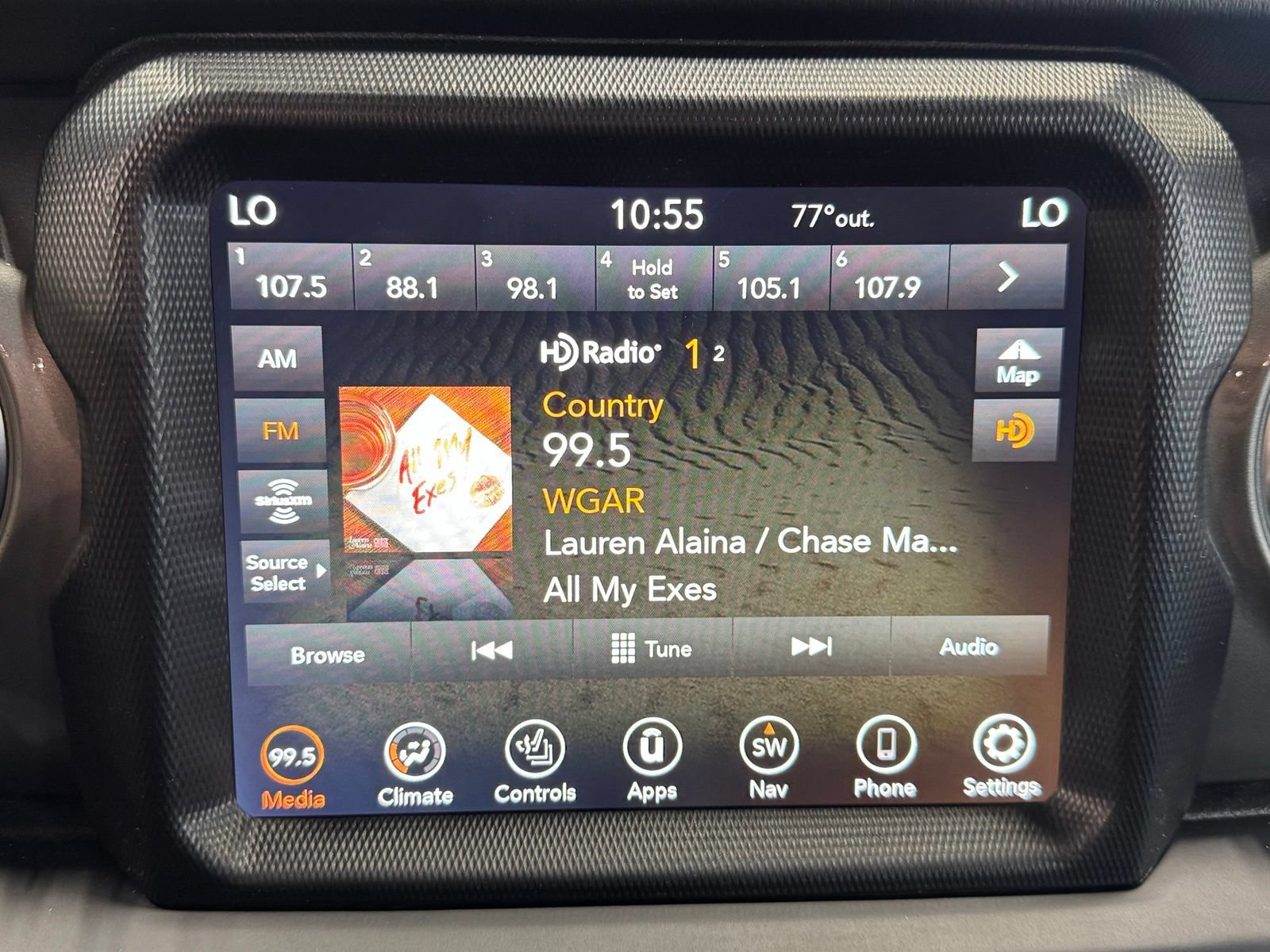 Used 2021 Jeep Wrangler Unlimited Sahara w/ Uconnect 4C Nav & Sound Group AWD/4WD image 28