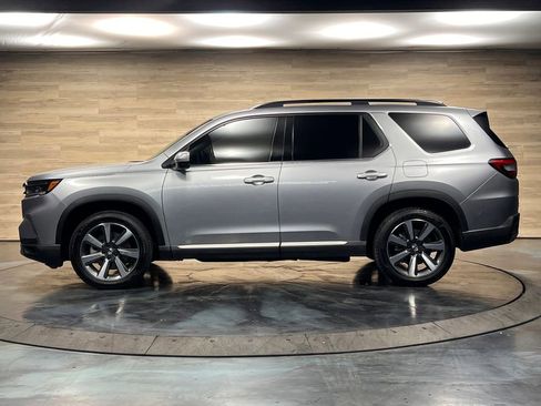 Used 2025 Honda Pilot Elite image 7