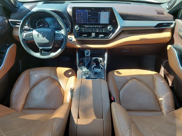 Certified 2020 Toyota Highlander Platinum AWD/4WD image 4
