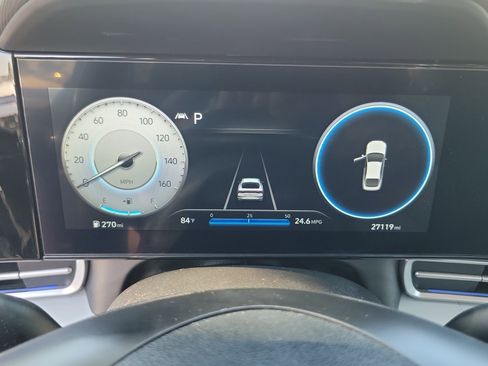 Certified 2023 Hyundai Elantra Limited FWD image 11